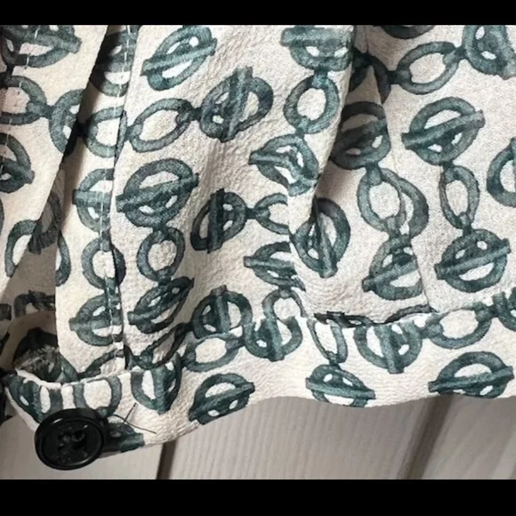 TORY BURCH Chain Print Silk Blouse English Green Long Sleeve Pleated Top 2 - Picture 5 of 10